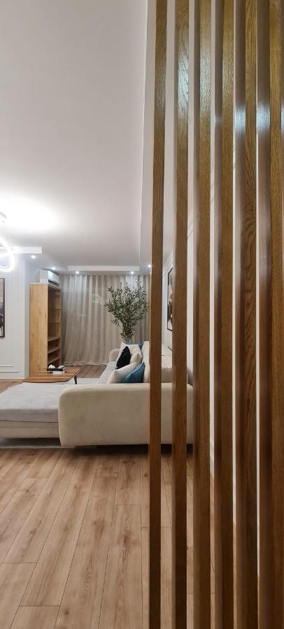 Appartamento Tam Serviced Komuna E Parisit District *