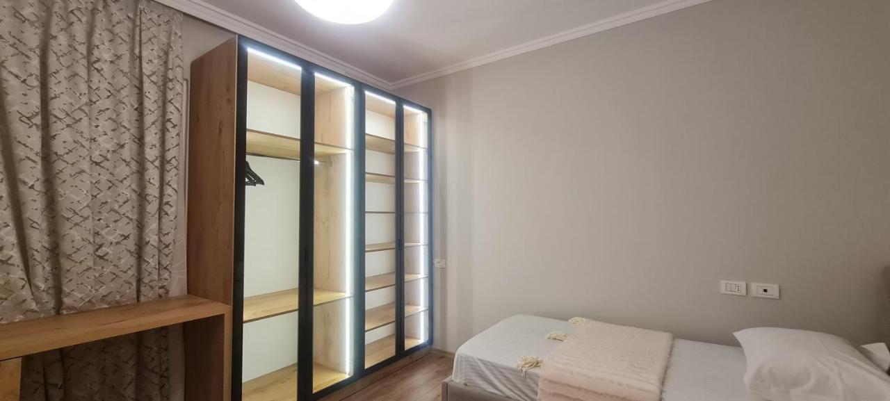 Tam Serviced Komuna E Parisit District Appartamento Tirana